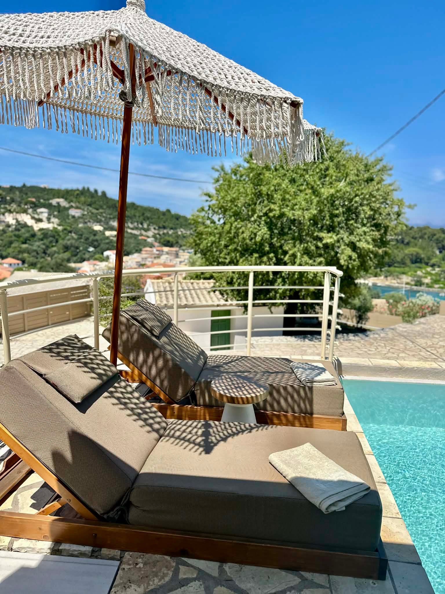 103ac86f-f45c-420a-9425-ef8e17f666fb