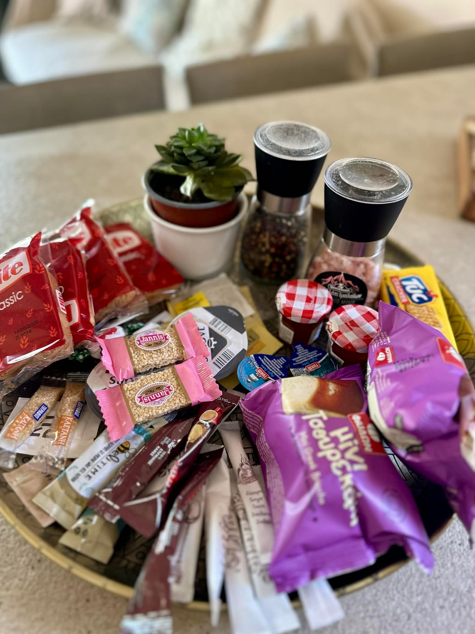 f2aa8e94-7bee-4593-8cf8-1c0abf952a95