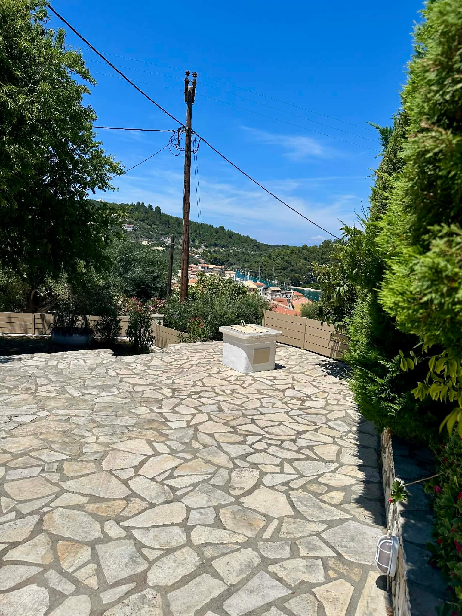 f528a399-8602-4441-bf2b-0a9b4997933e